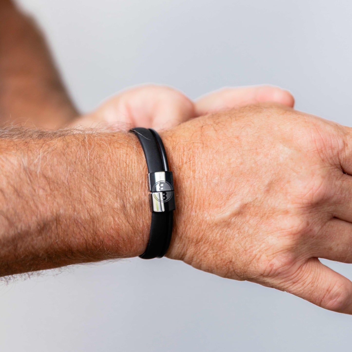 Balance Band™ Night-Black – Handgefertigt mit Naturbernstein